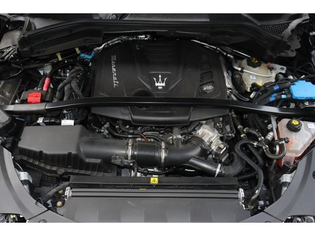 0570734A30260821W00214.jpg