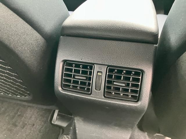 0610022A30260903W00114.jpg