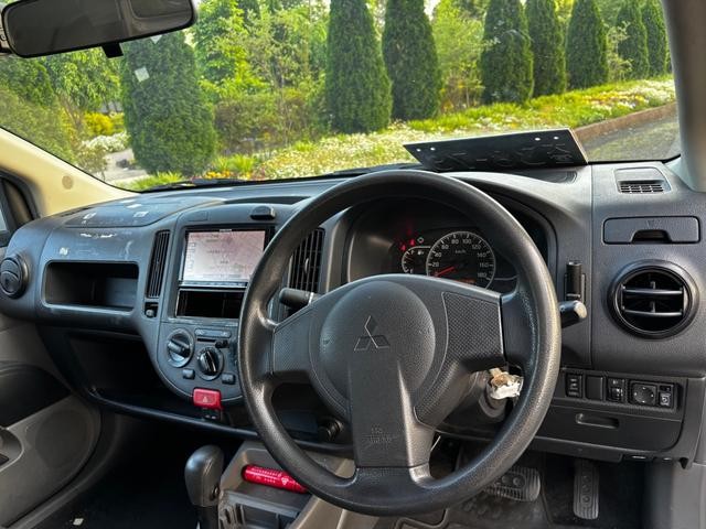 0561136A30260516W00306.jpg