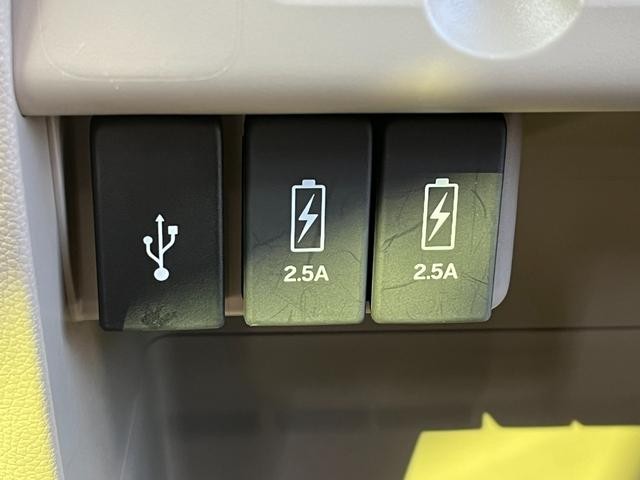 0551556A30261018W00114.jpg