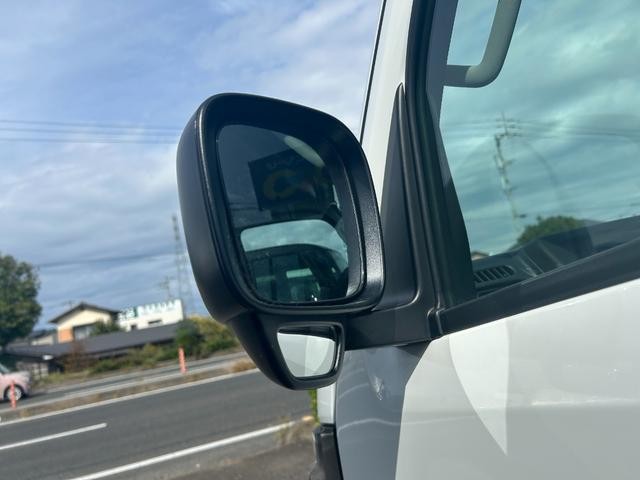 1300199A30261019W00213.jpg