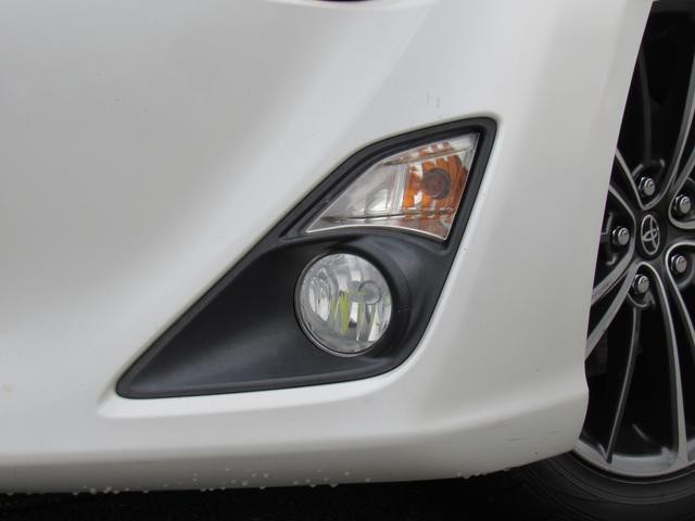 0560435A30261001W00111.jpg