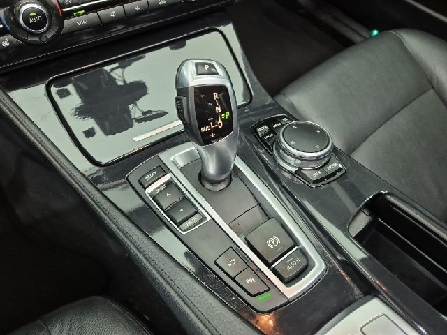 6081001379R8.jpg