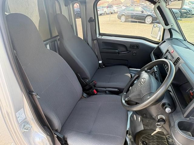 0704307A30260831W00212.jpg