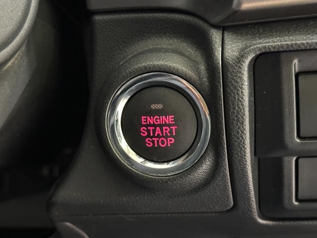 0509824A30261021W00705.jpg