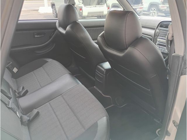 d8d918cab38046b3c4065c5b2b1e565e.jpg