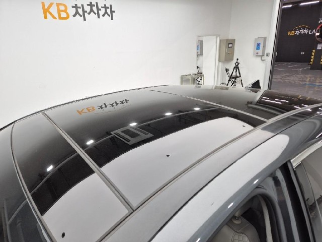 6081000437R13.jpg