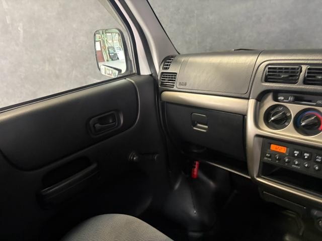 0710163A30261021W00114.jpg