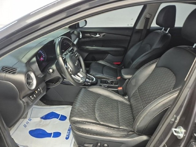 6081500923R11.jpg