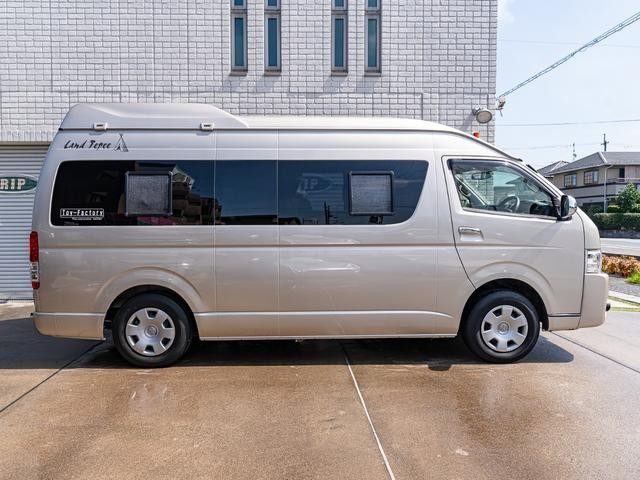 0707745A30260903W00104.jpg