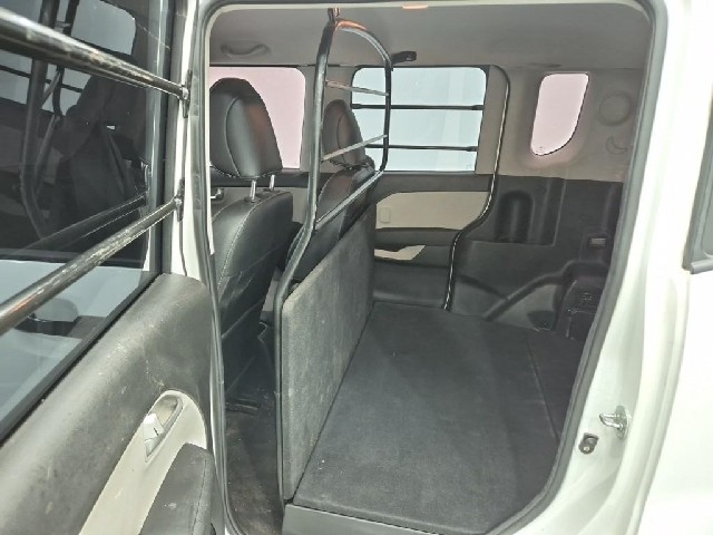 6081001087R12.jpg