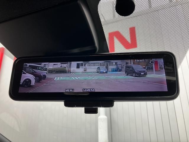 9031195A30260629W00108.jpg