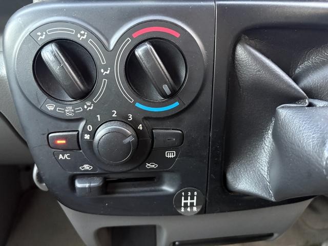 0720096A30260903W00216.jpg