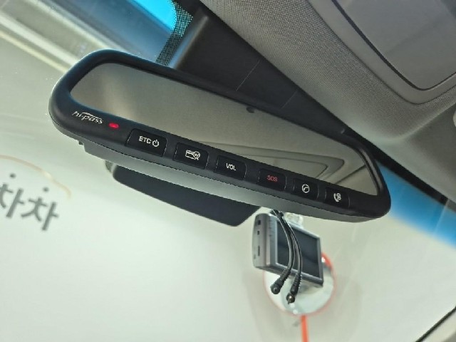 6081001563R17.jpg
