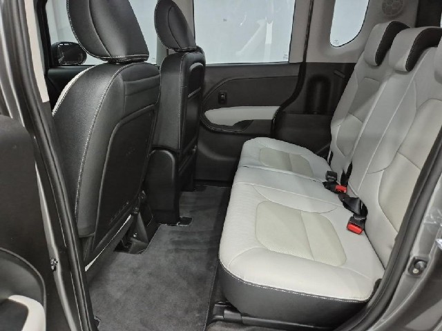 6081001696R12.jpg