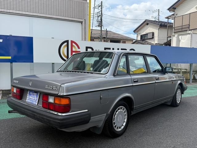 9571870A30260807W00107.jpg