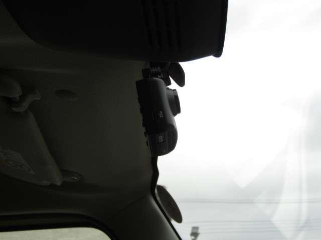 27123146_carP_l_2.jpg