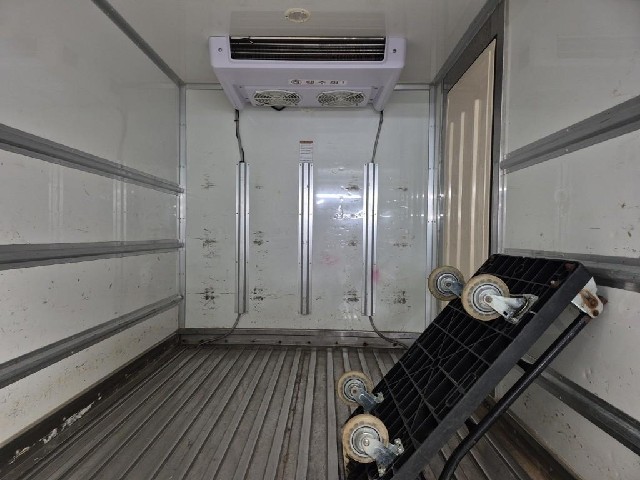 6081500526R16.jpg