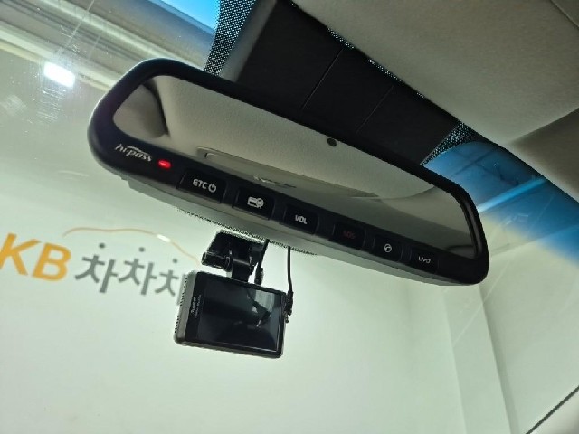 6081000427R17.jpg