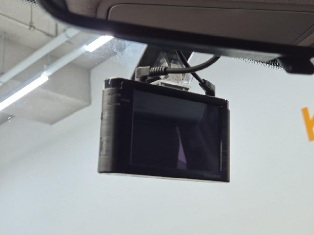 6081500446R14.jpg