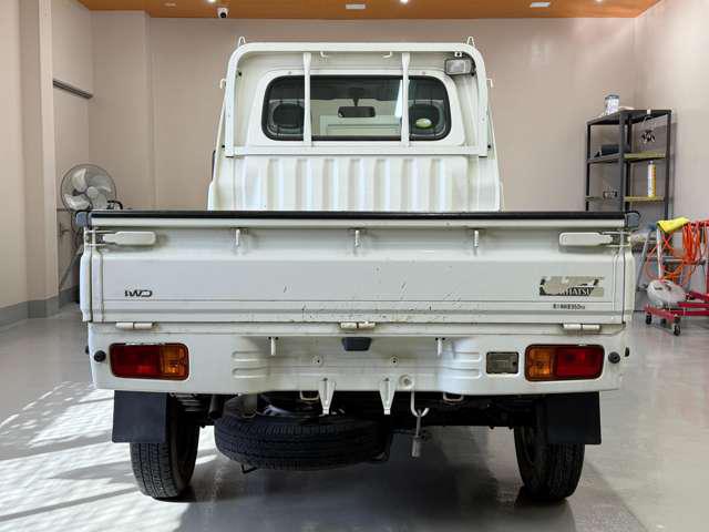9bc5aed4563807eb6354ec919e80ab0c.jpg