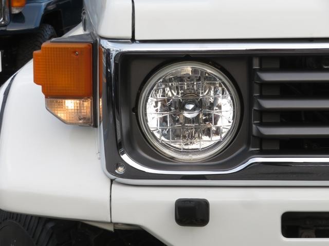 0804367A30261022W00115.jpg