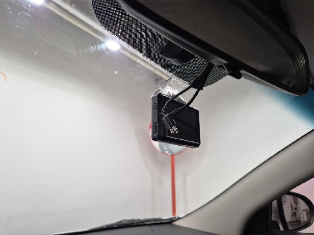 6081000760R14.jpg