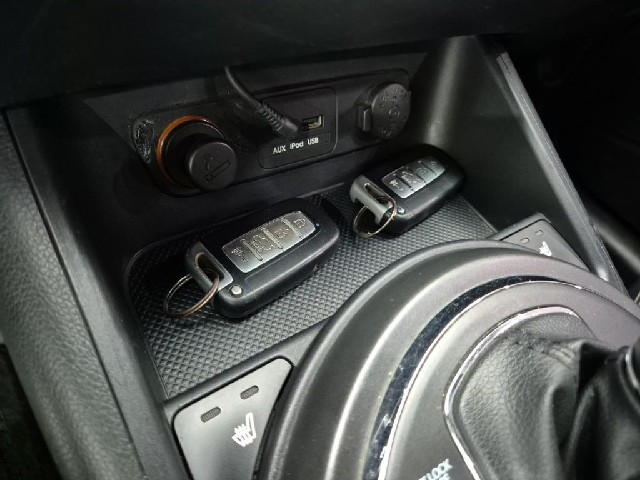 6081000760R15.jpg