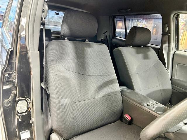 0520247A30260928W00210.jpg