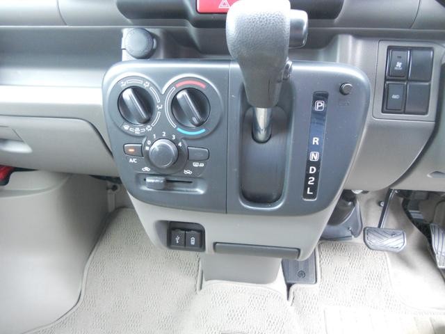 1170011A30260903W00117.jpg