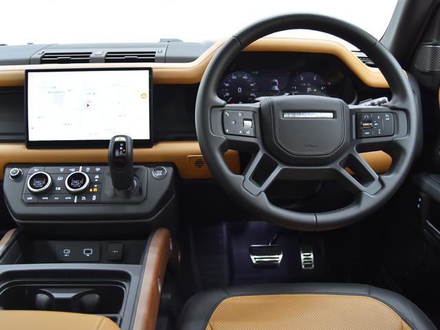 9200363A30260830W00611.jpg