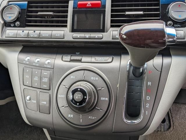 0902355A30260728W00115.jpg