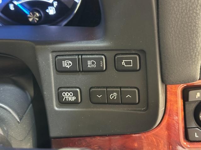 0509824A30261021W01607.jpg