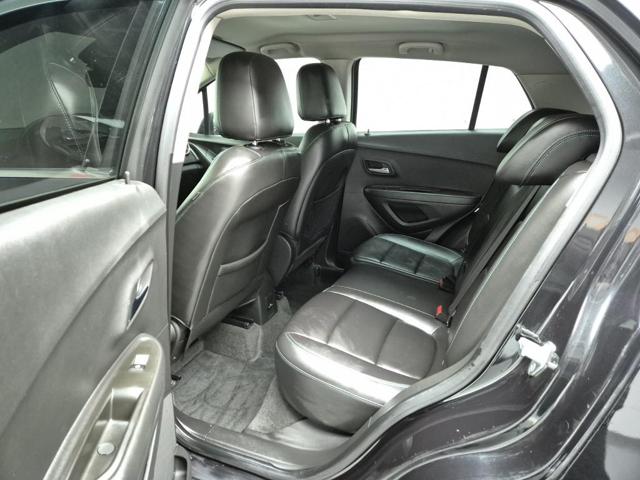 6011000790R12.jpg
