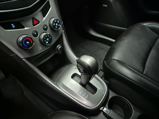 6011000790R8.jpg