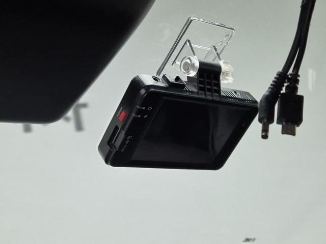 6011000669R16.jpg