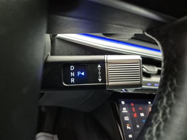 6011000652R8.jpg