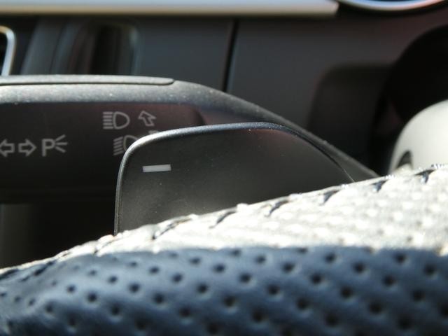 0560989A30261018W00115.jpg