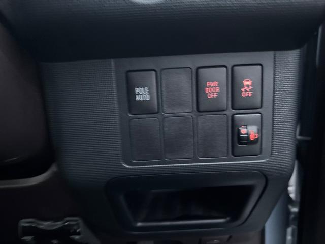 0700475A30260427W00214.jpg