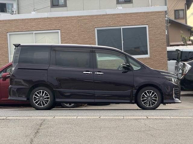 0707598A30260830W00113.jpg