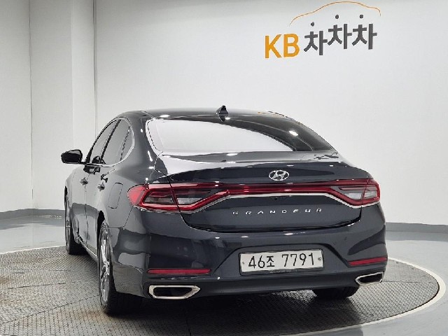 6081000676R2.jpg