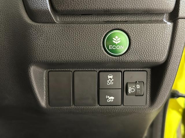 0509824A30261021W01110.jpg