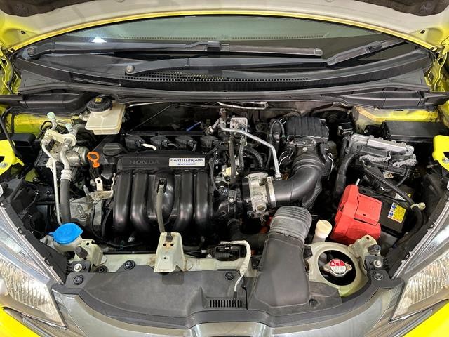 0509824A30261021W01118.jpg
