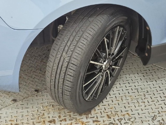 6081500890R18.jpg