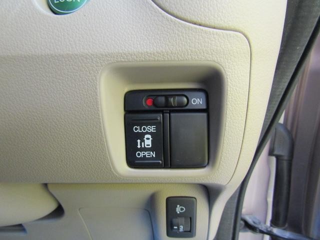 0560837A30260917W00617.jpg