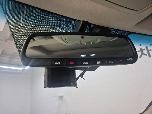6081500742R18.jpg