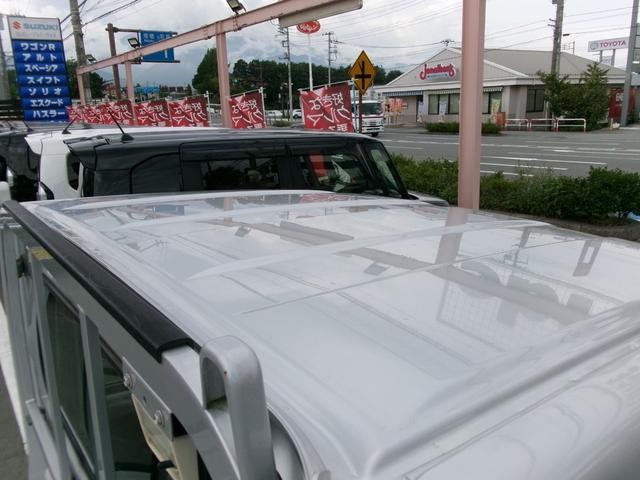 9030835A30260821W00112.jpg