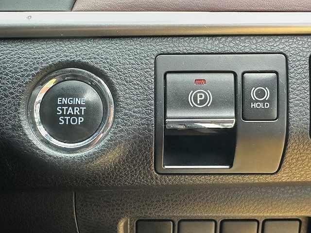 0403869A30261020W00412.jpg