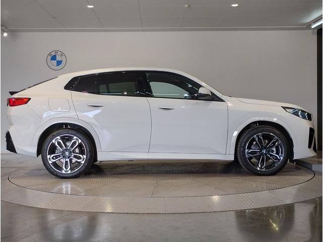 9700263A30260611W00210.jpg
