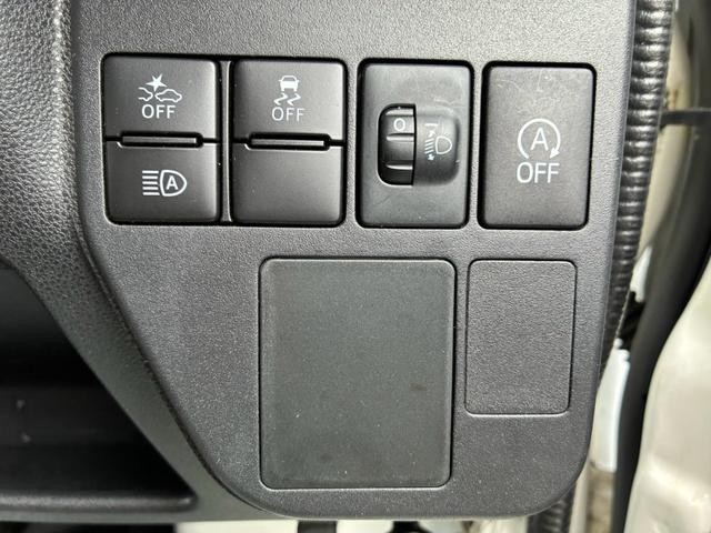 0403511A30261005W00218.jpg